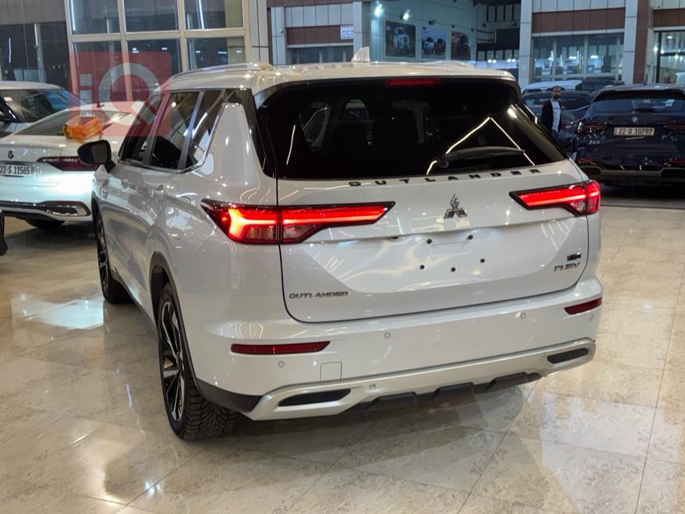 ميتسوبيشي اوتلاندر